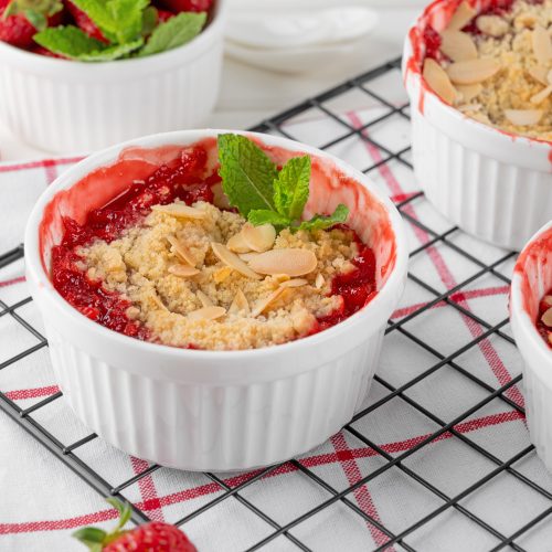 Easy Strawberry Crumble – NoRegrets.gr